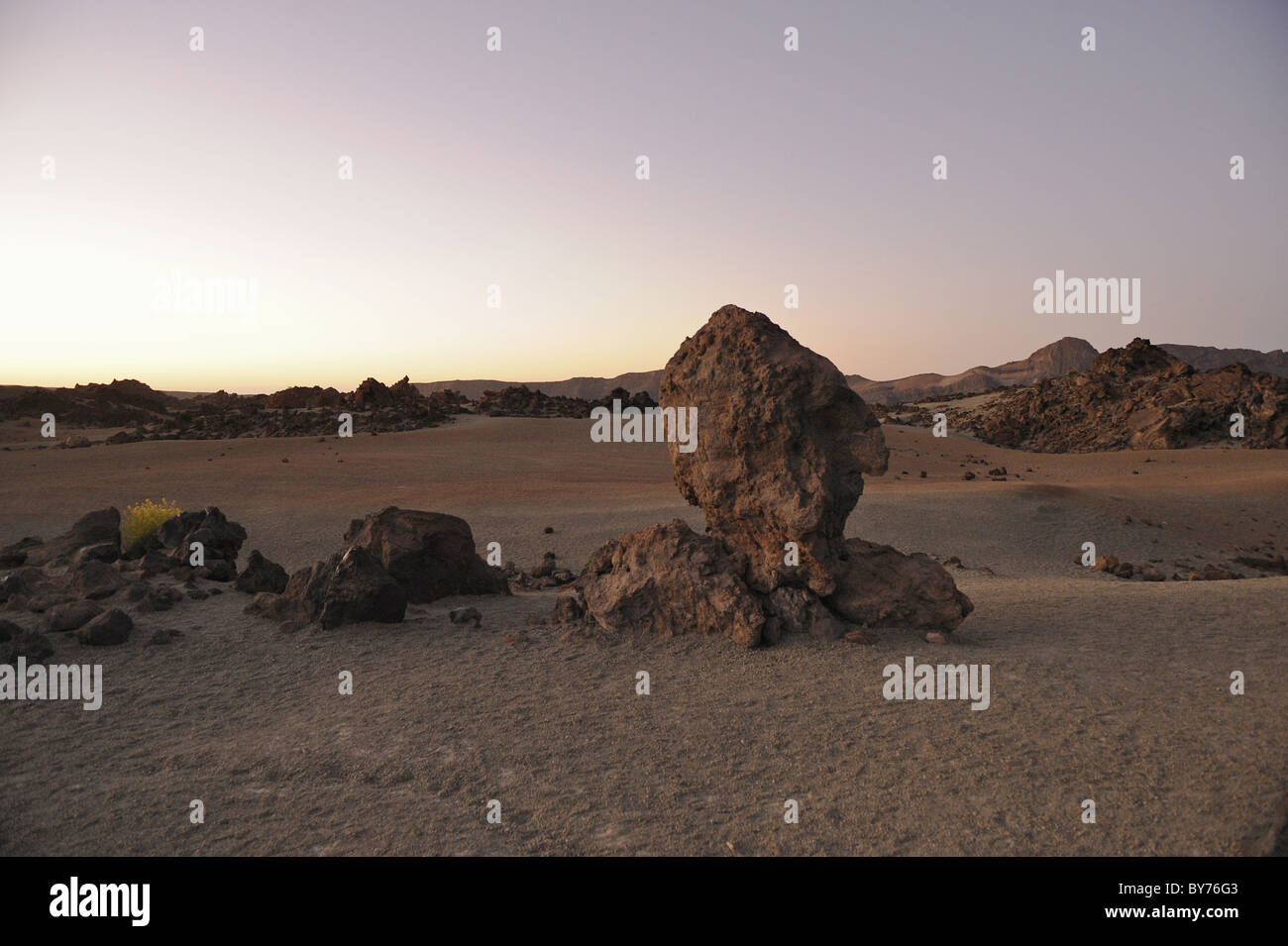 Mondlandschaft an der Canadas vor Sonnenaufgang, Teide Nationalpark, Teneriffa, Spanien Stockfoto