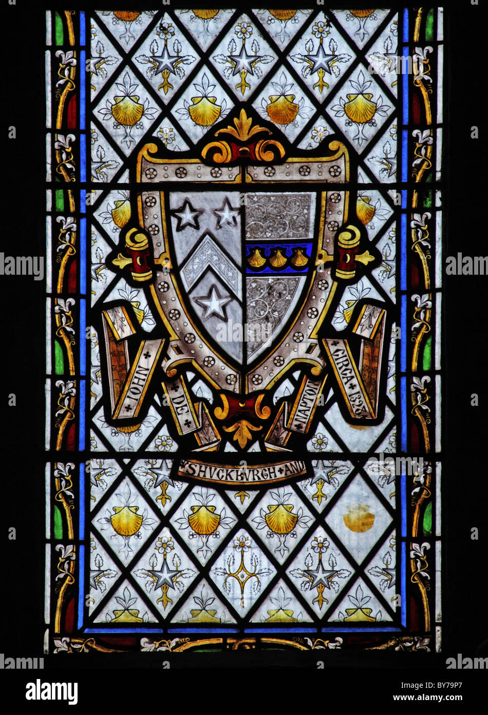 Ein Buntglasfenster, das heraldisches Glas darstellt, Pfarrkirche St. Laurence, Napton, Warwickshire; Shuckburgh Impaling Napton Stockfoto