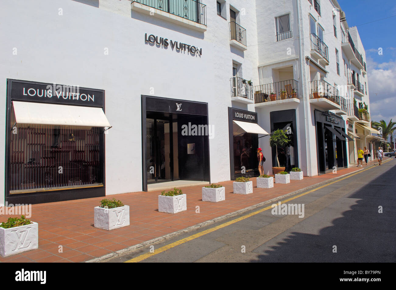 Luxus-shops am exklusiven Yachthafen von Puerto Banús, Marbella, Costa del Sol Malaga Provinz, Andalusien, Spanien Stockfoto