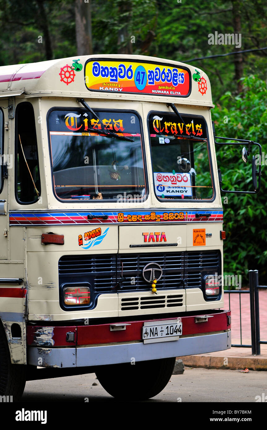 Sri Lanka-Tata-Bus in Kandy, Sri Lanka Stockfoto