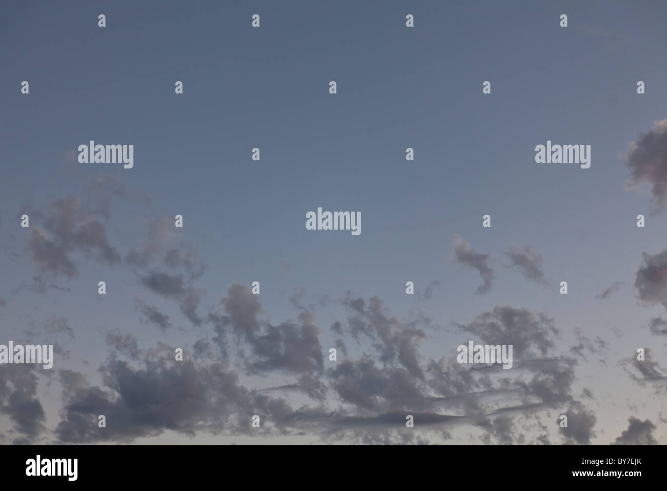 Wolken aus Lincolnwood Drive in Santa Barbara, CA fotografiert. Stockfoto