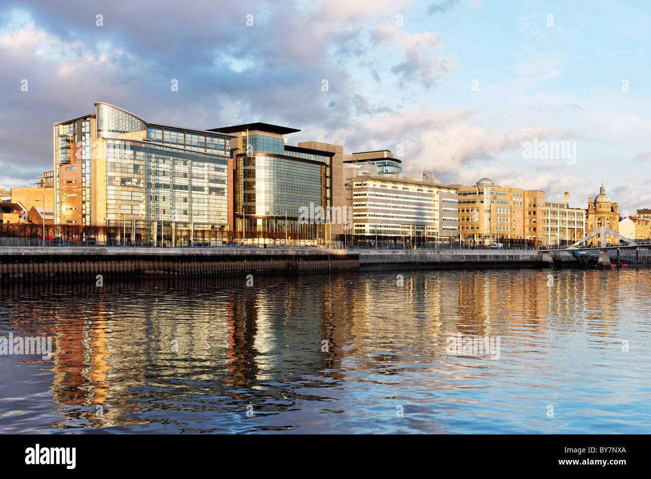 Moderne Büro-Architektur auf der Broomielaw neben den River Clyde, Glasgow, Schottland, UK. Stockfoto