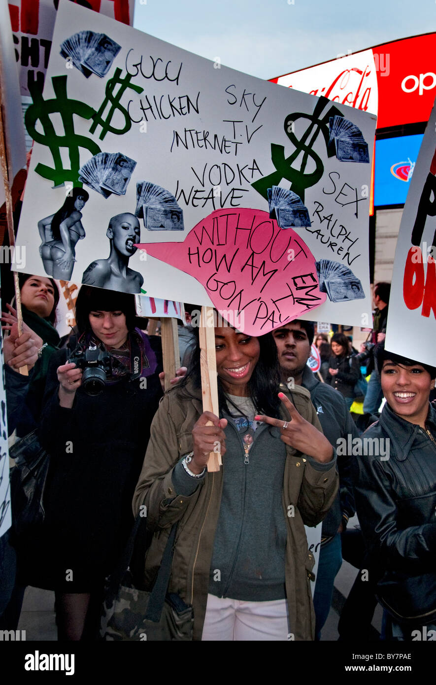 Studenten protestieren gegen Kürzungen an pädagogischen Wartung Zulage EMA Januar 2011 Stockfoto