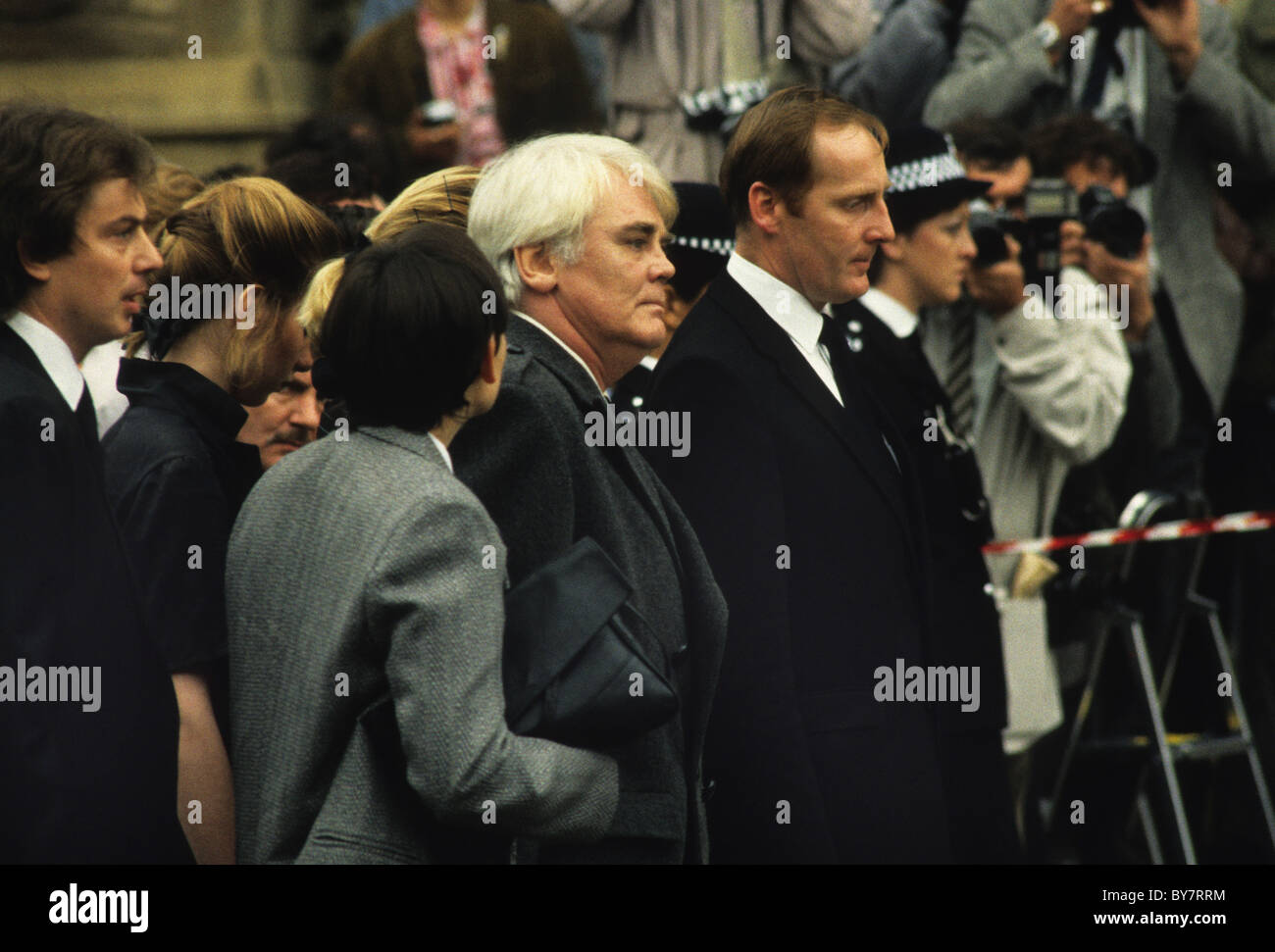 Schauspieler Anthony Stand mit Tochter Cherie und Tony Blair an Pat Phoenix Beerdigung 1986 Stockfoto