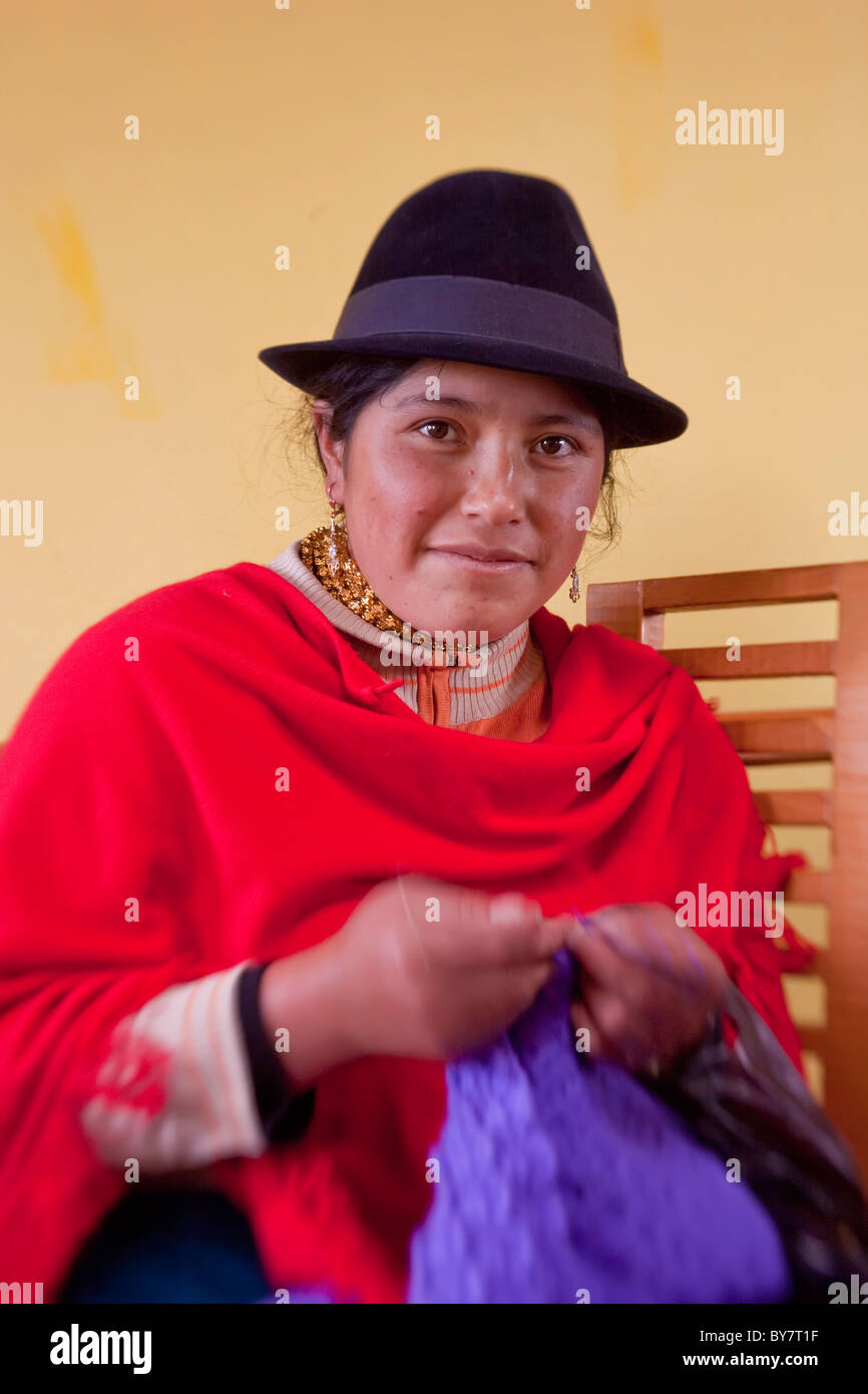 Indigene Frau, Quilotoa nr Latacunga, Ecuador Stockfoto