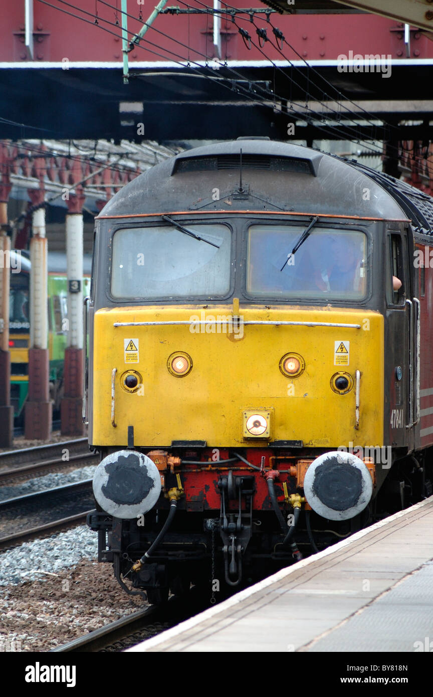 47841 Bürste Typ 4 Diesellok bei Crewe Bahnhof England uk Stockfoto