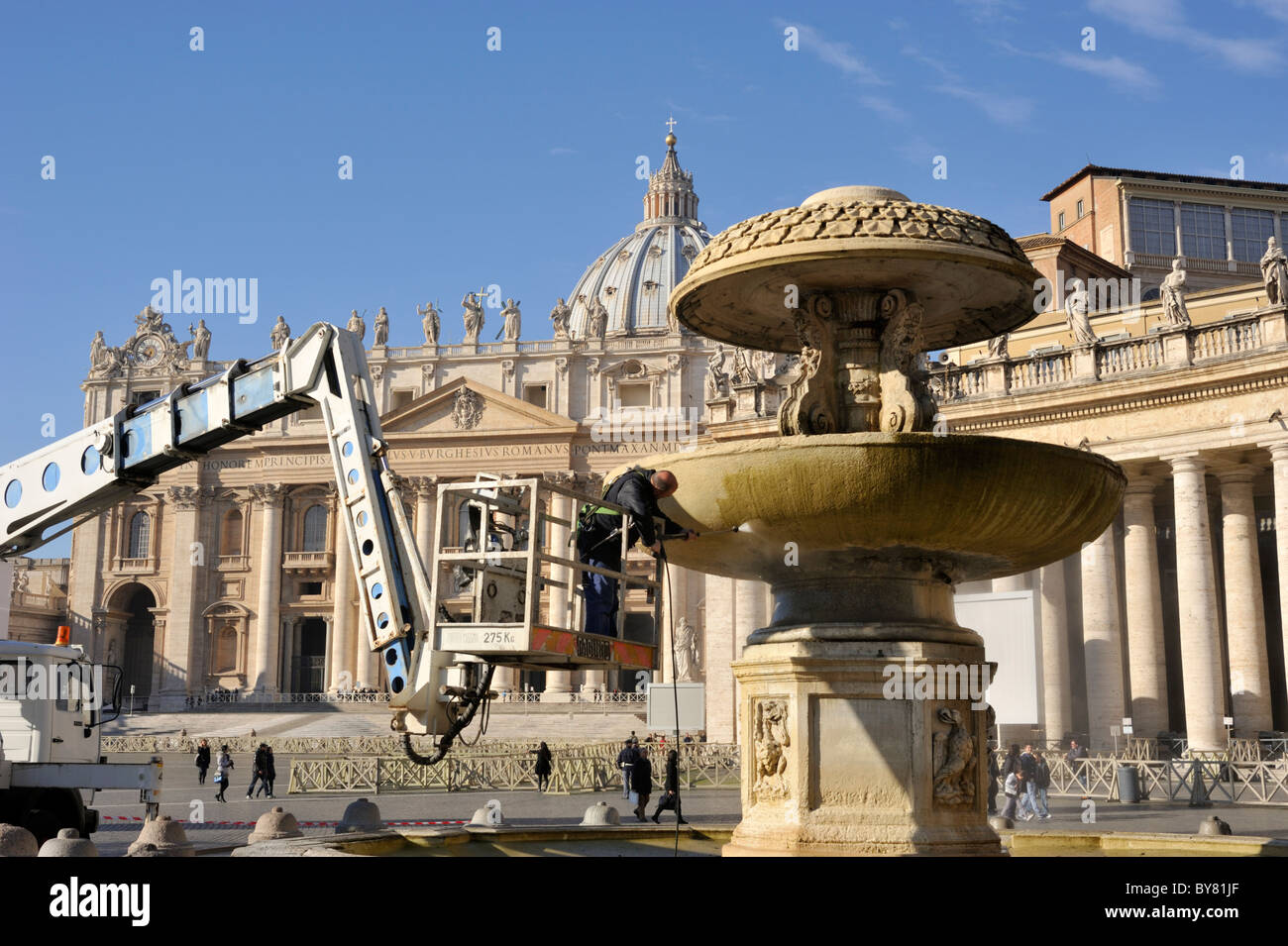 Italien, Rom, Petersplatz, Brunnenreinigung Stockfoto