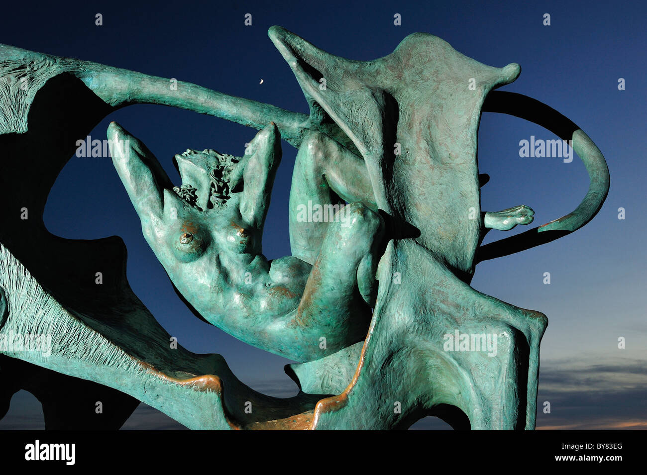 Pasiphae Statue am Strand von Vilanova ich la Geltrú. Oscar Estruga. Stockfoto