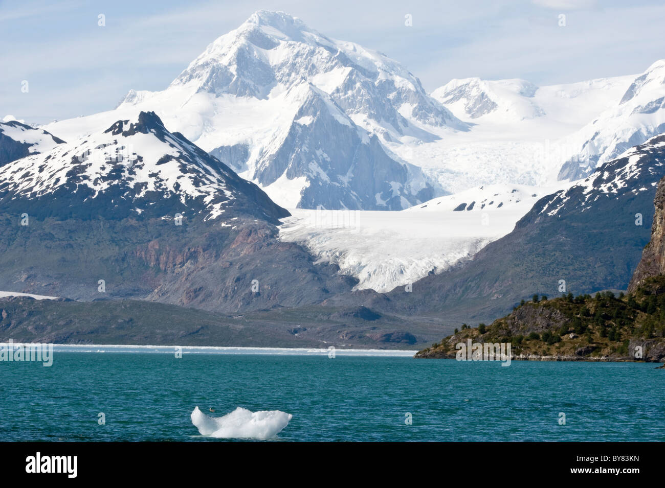 Ainsworth Bucht gefüttert eine Küstenstadt Bucht durch das Schmelzwasser der Marinelli Gletscher Tierra del Fuego Patagonien Chile Südamerika Stockfoto