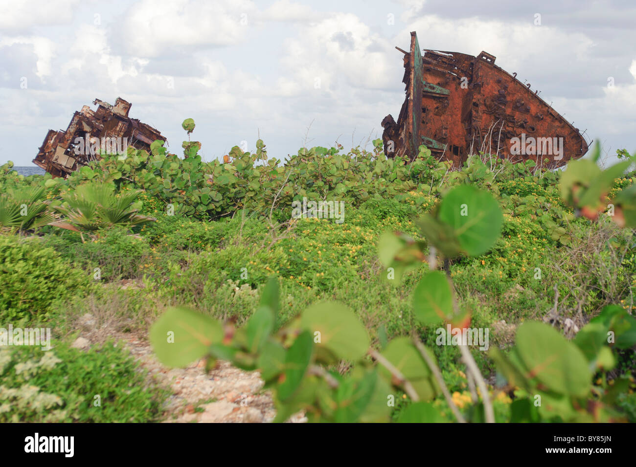 Schiffbruch auf einem kubanischen Strand zum Ufer durch den Hurrikan Ike im Jahr 2008 getroffen. Stockfoto
