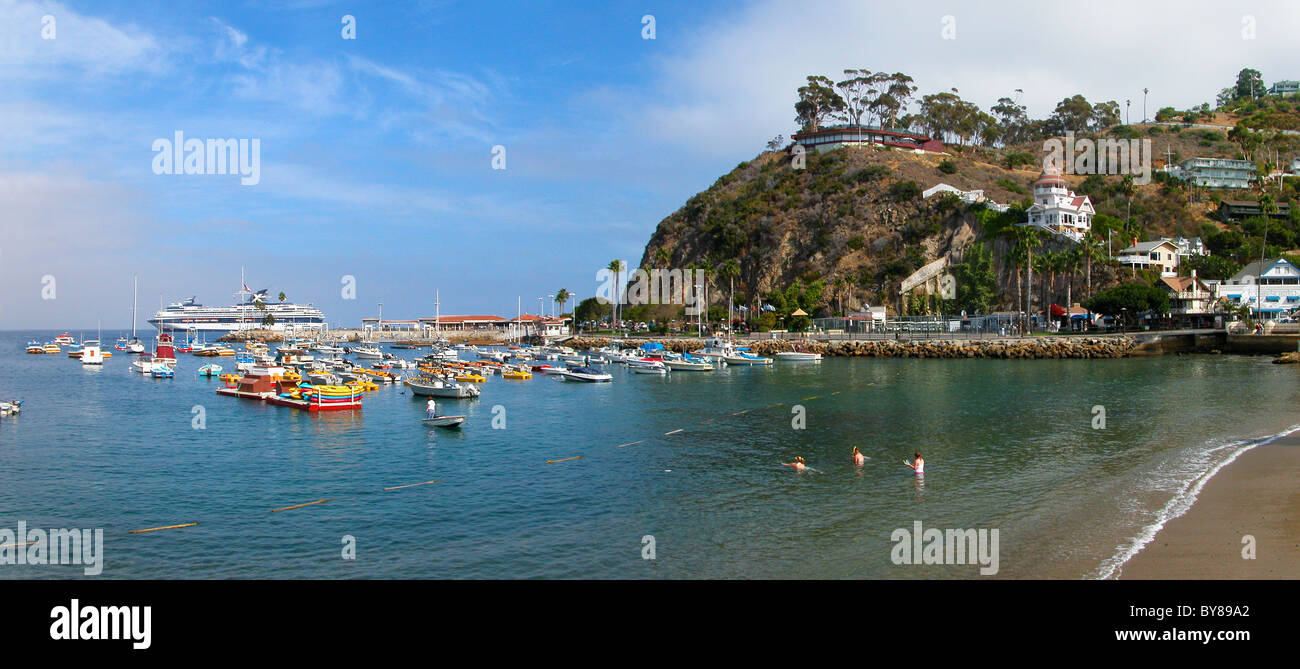 Die Bucht und Hafen von Avalon, Santa Catalina Island, Kalifornien, USA. Stockfoto