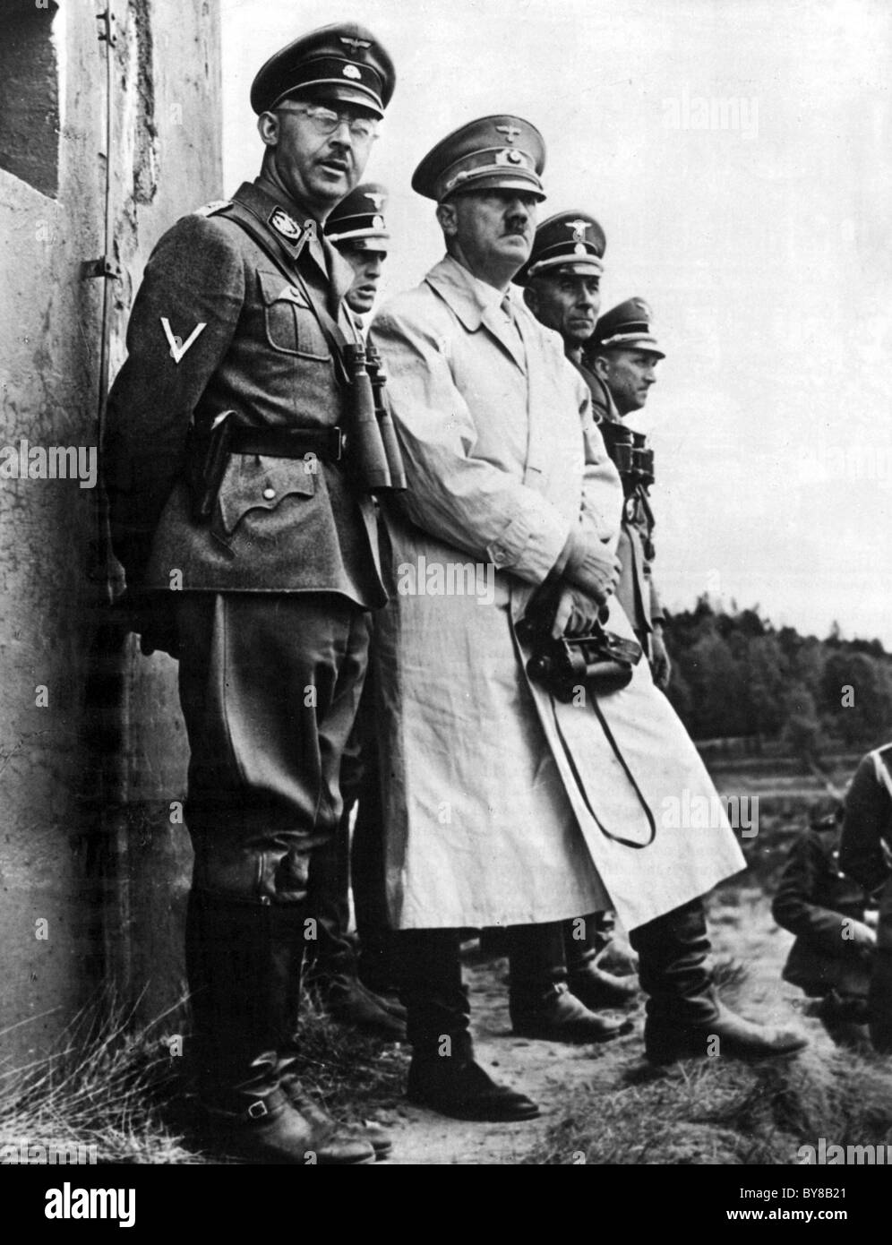 ADOLF HITLER im Jahr 1939 beobachtete Manöver mit vom linken Himmler, unbekannt, Generäle Paul Hausser und Joseph "Sepp" Dietrich Stockfoto