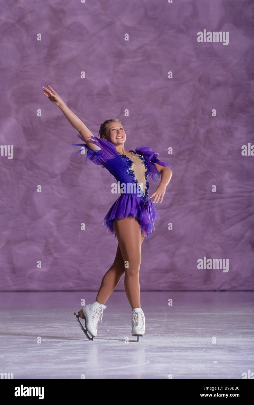 Junge weibliche Abbildung Skater. Stockfoto