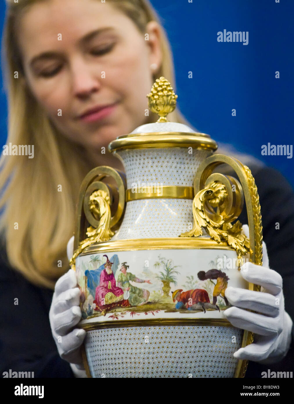 Eine berittene Sevres Porzellanvase, ursprünglich gekauft von Marie Antoinette, die Königin Gallery, Buckingham Palace Stockfoto