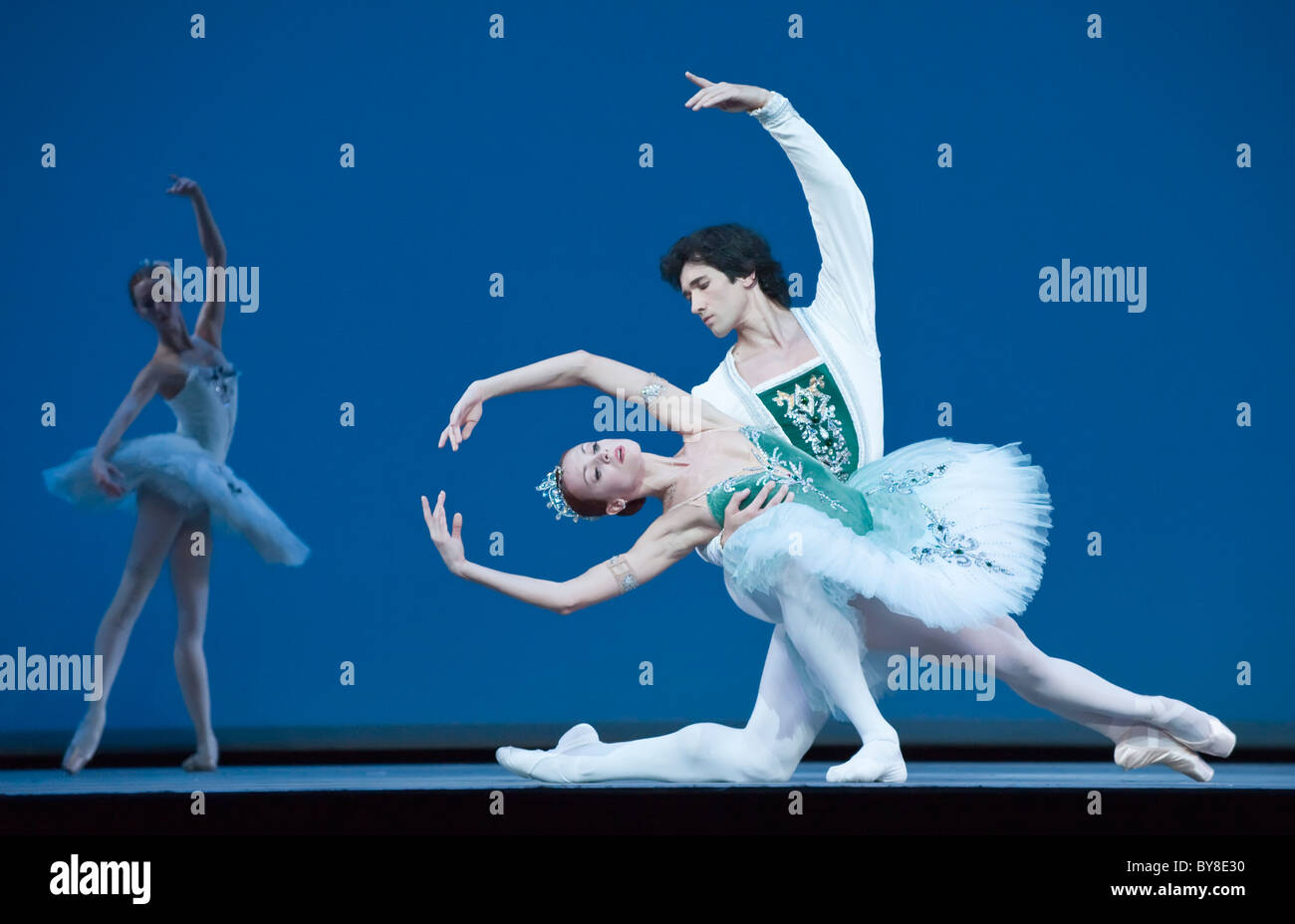 Mitglieder des Mariinsky Balletts ausführen "Hommage an Balanchine" am Royal Opera House Stockfoto