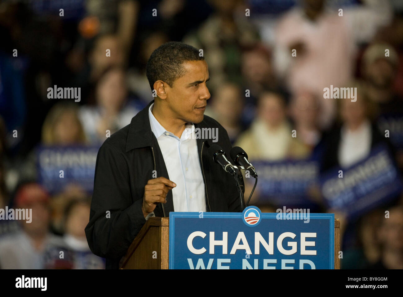 Präsident Obama bei einer Kundgebung an der University of Cincinnati in Cincinnati Ohio zwei Tage vor den Präsidentschaftswahlen 2008. Stockfoto