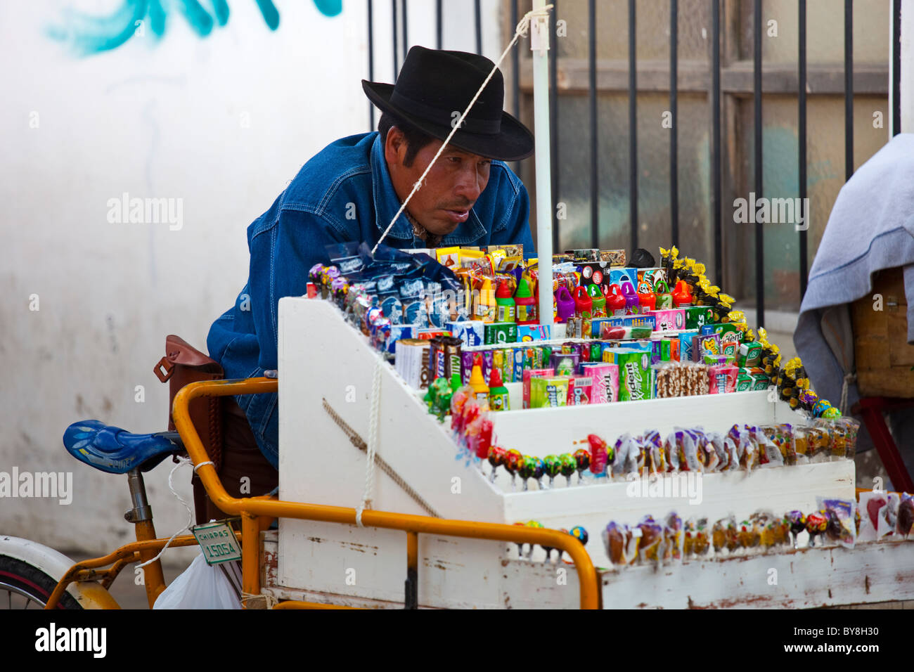 Candy Lieferanten, San Cristobal de Las Casas, Chiapas, Mexiko Stockfoto