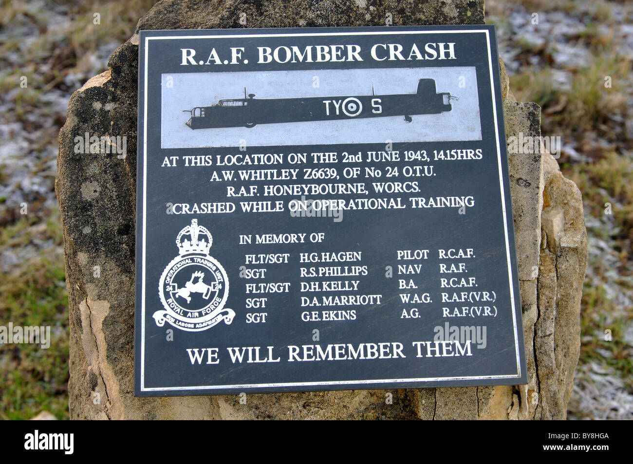 Während des Krieges Air crash Plaque in der Nähe von Broadway Tower, Worcestershire, England, UK Stockfoto