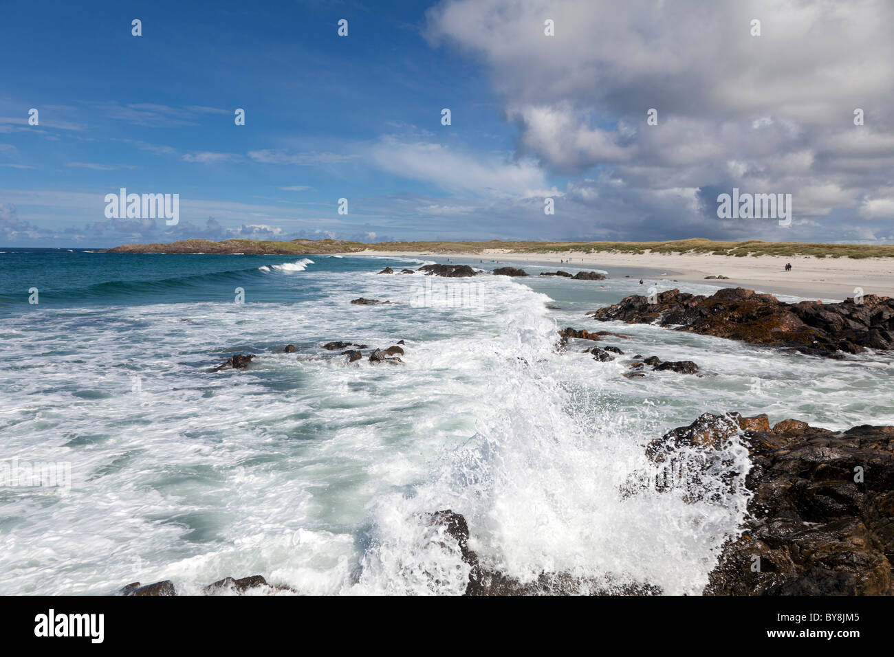 Schottland Argyll & Bute Inneren Hebriden Tiree, Wellen brechen sich am Balevullin-Strand Stockfoto