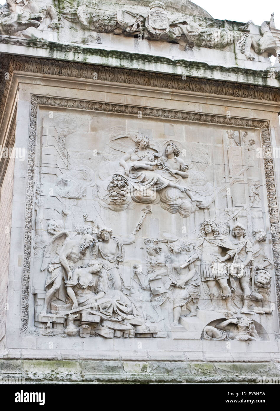 Bas Reliefskulptur großes Feuer von London Denkmal Pudding Lane London England Europa Stockfoto