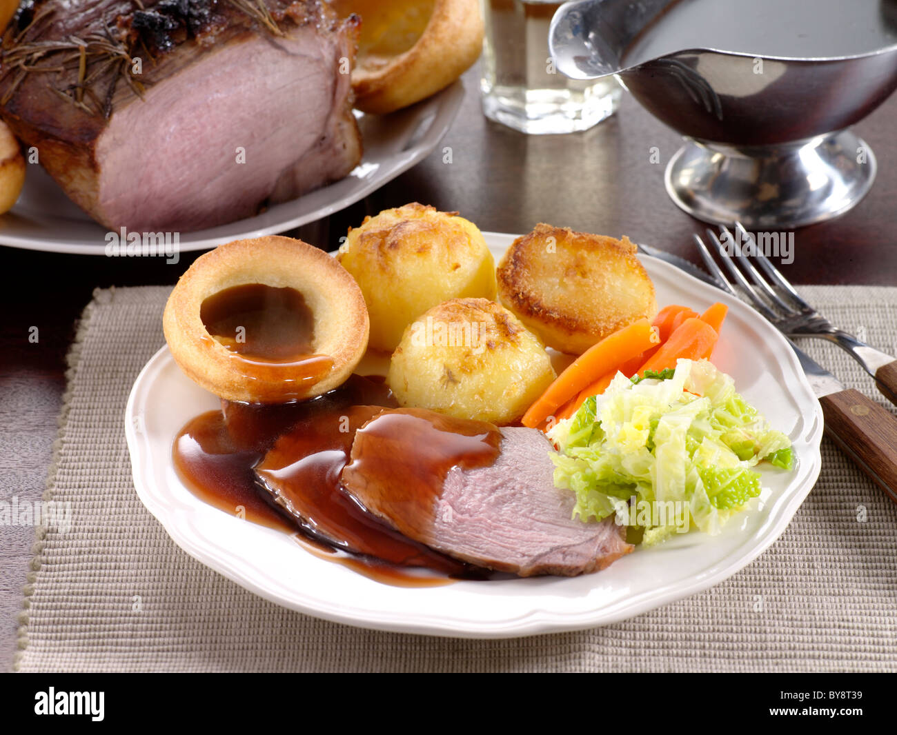 Roastbeef und Yorkshire Pudding Stockfoto