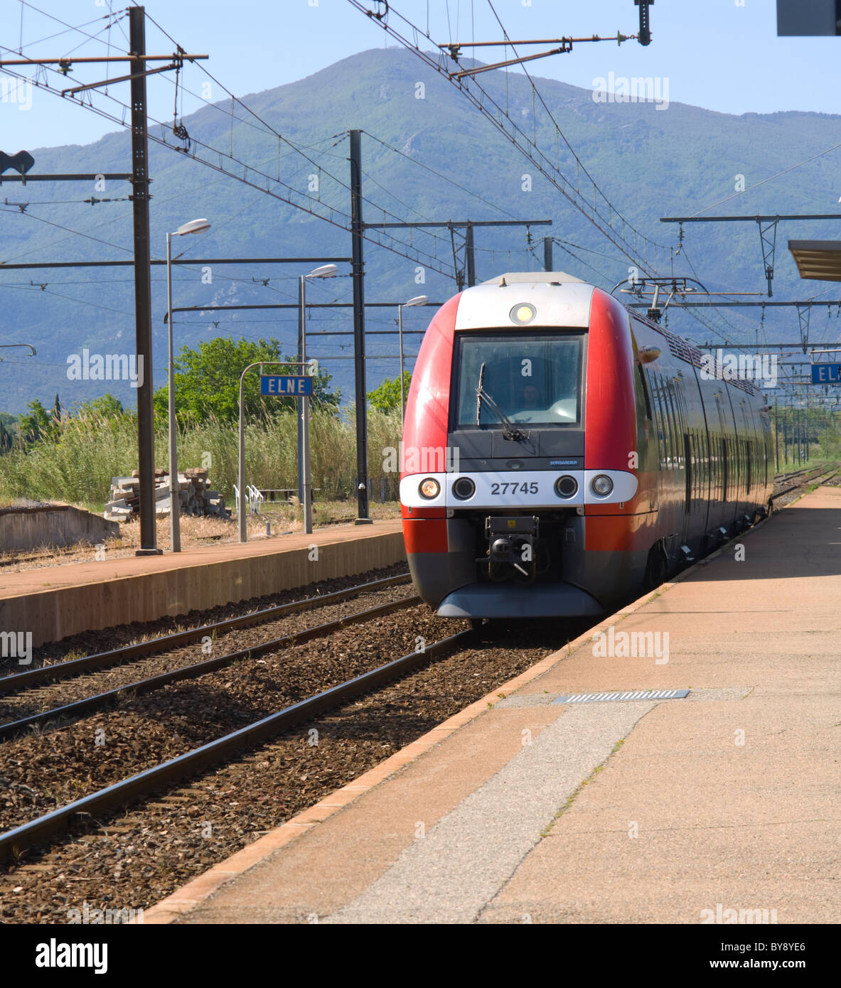 Französische Bahn Elne Station Pyrenäen Orientales Frankreich Stockfoto