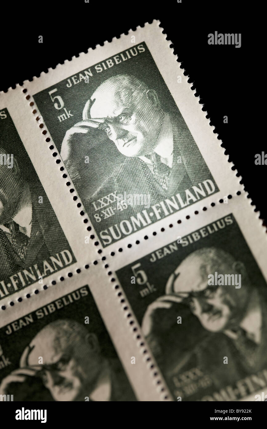 Finnische Sondermarken ab 1945: Komponist Jean Sibelius 80. Geburtstag. Stockfoto