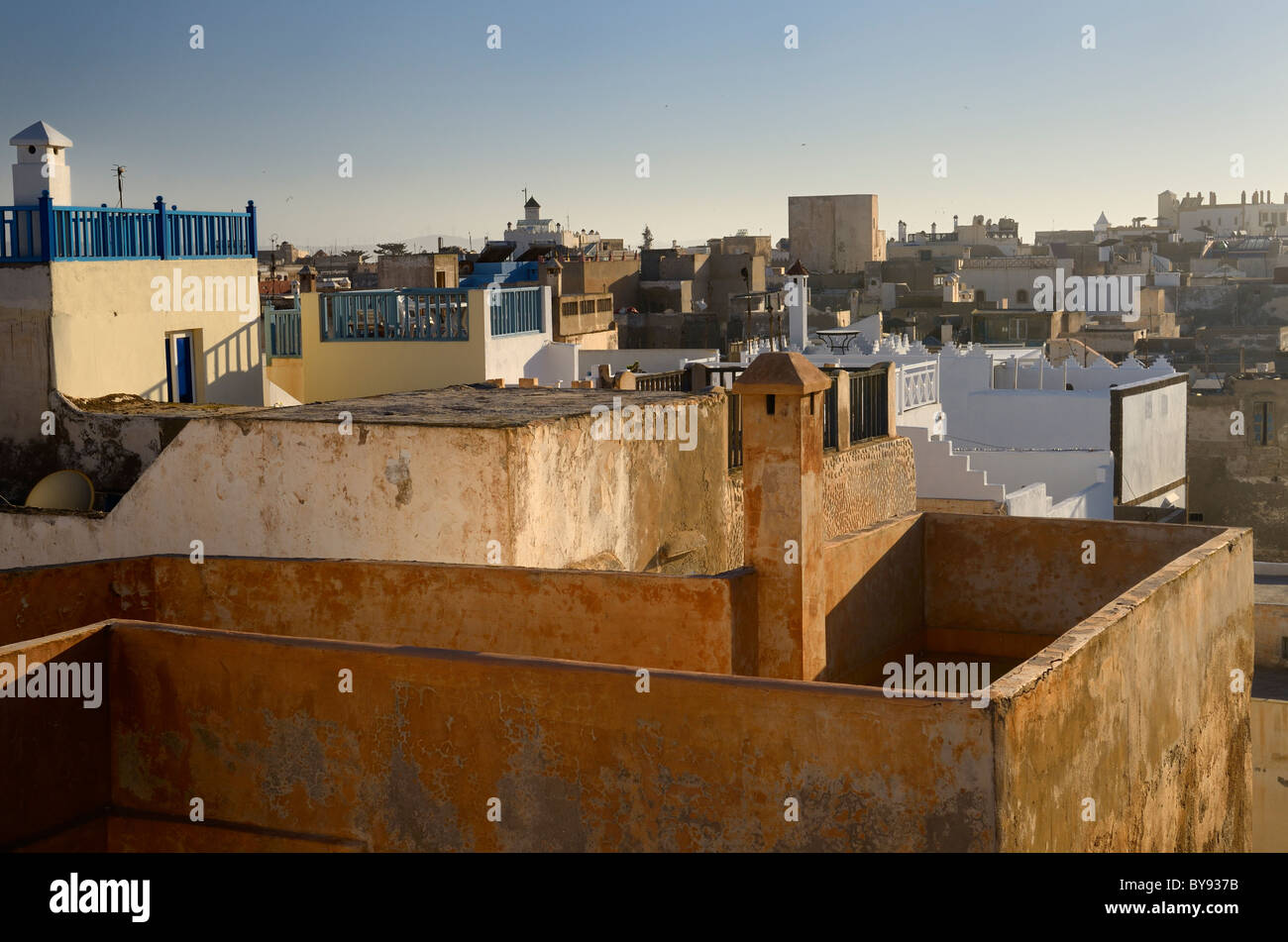 Stuck Wände und Dächer der Häuser in der Stadt Essaouira Medina Marokko Stockfoto