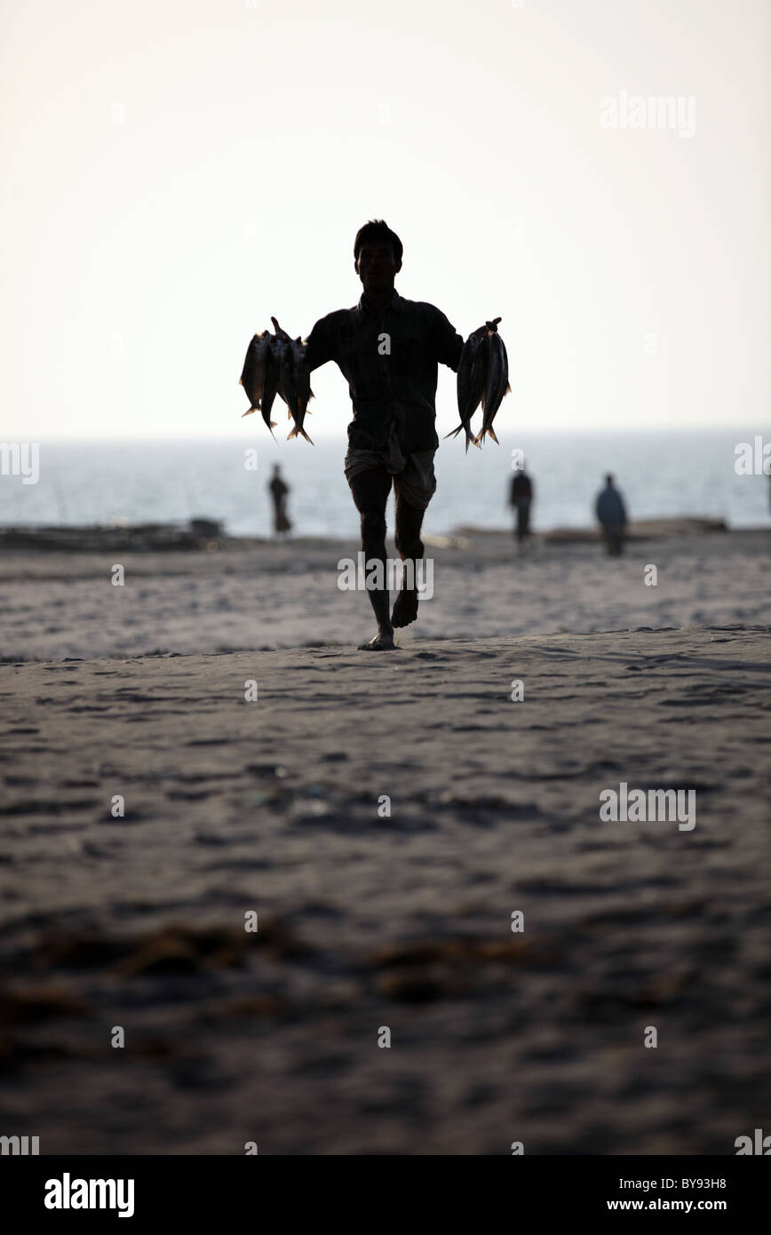 Fischer am Strand von Kuakata Bangladesch Asien Stockfoto