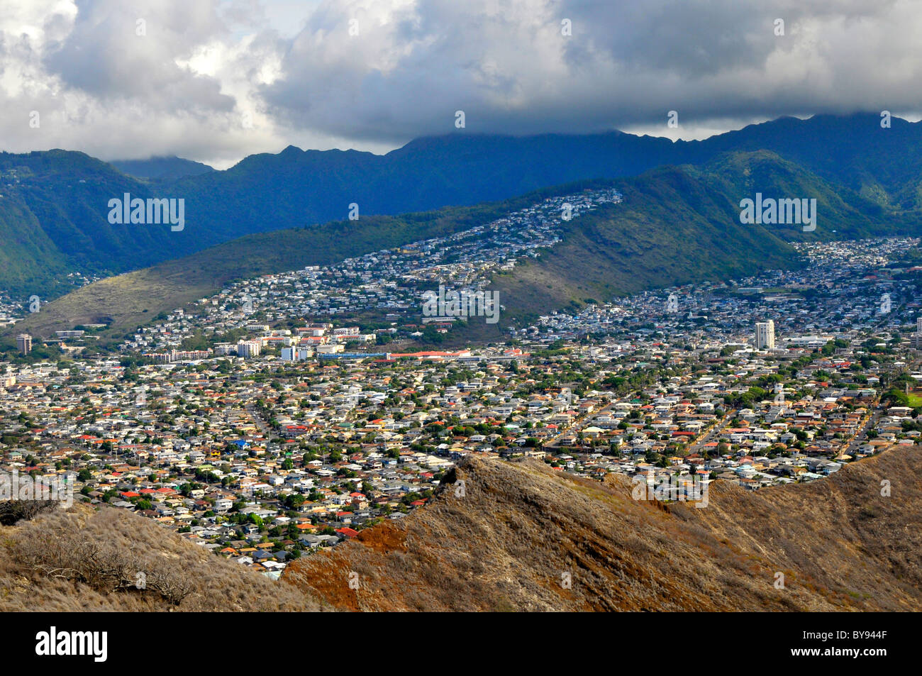 Blick auf Honolulu von Diamond Head Krater State Monument Hawaii Oahu Stockfoto