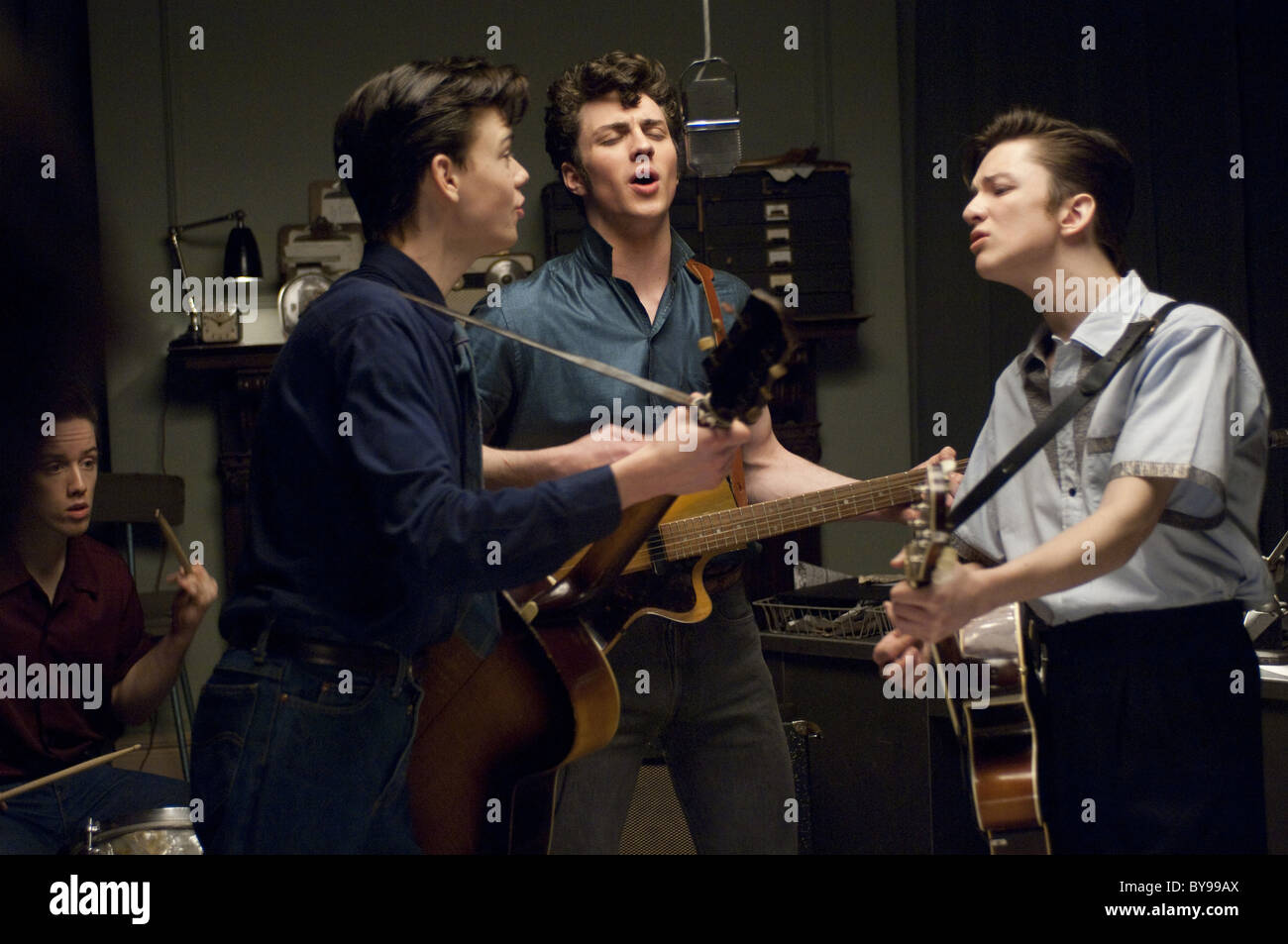 Nowhere Boy Jahr: 2009 UK / Kanada Regisseur: Sam Taylor-Wood Thomas Sangster, Aaron Johnson, Frazer Vogel Stockfoto