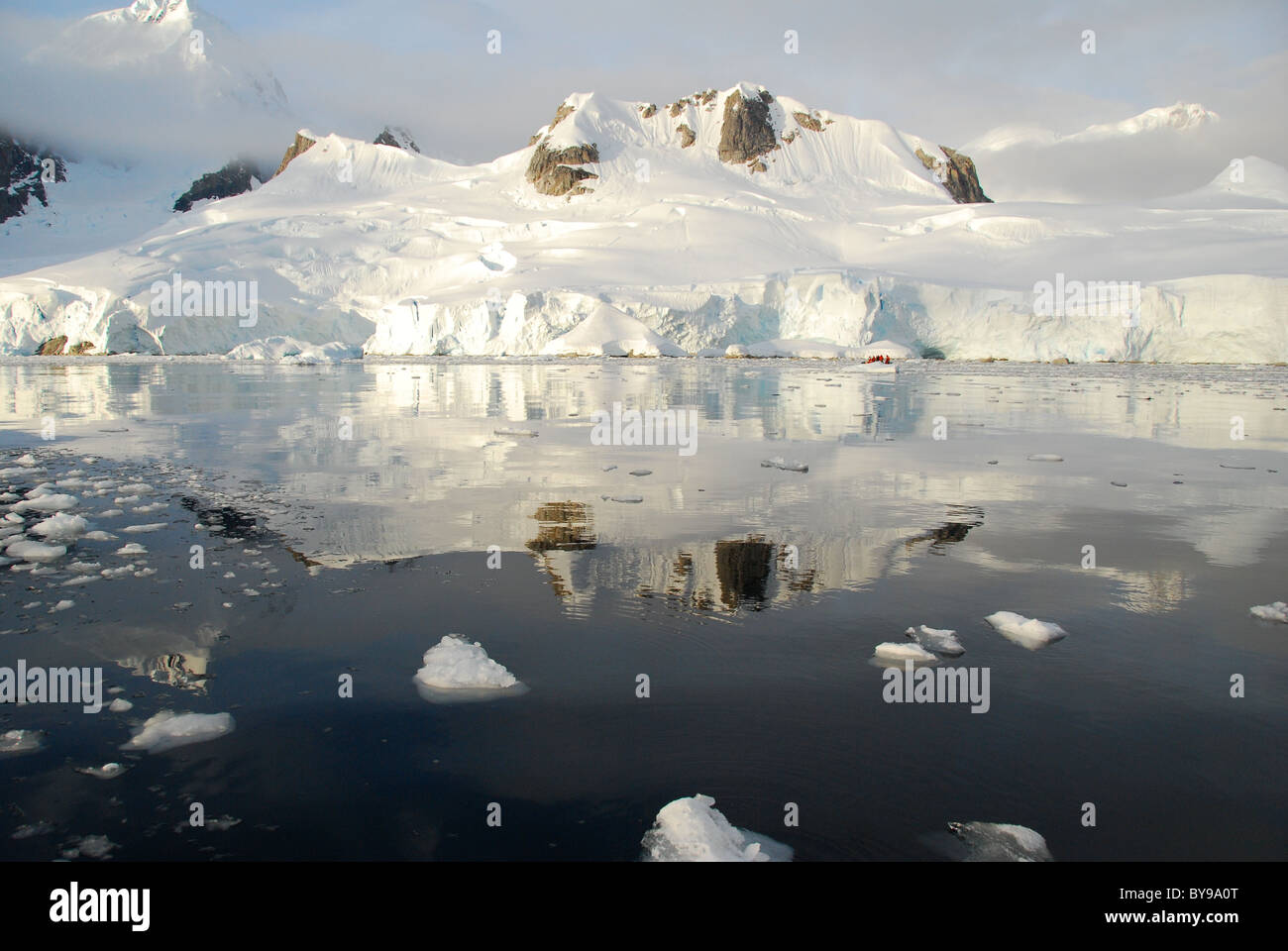 Blick über Meer in die Antarktis Stockfoto
