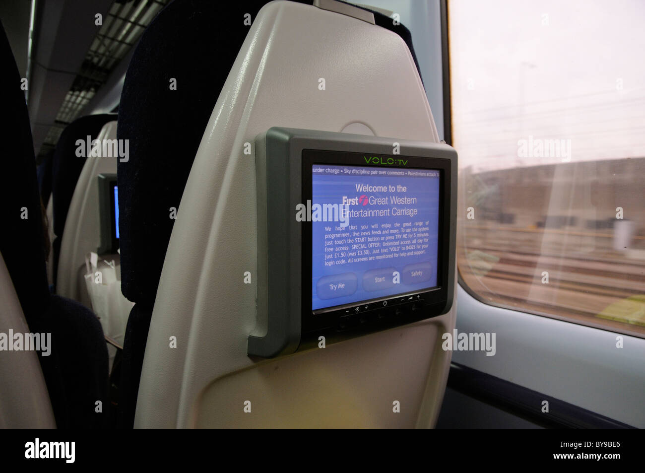 Ersten Great Western Unterhaltung Eisenbahn Wagen Rückenlehne Videobildschirm für das Ansehen von Unterhaltungsprogrammen und News Berichte Stockfoto