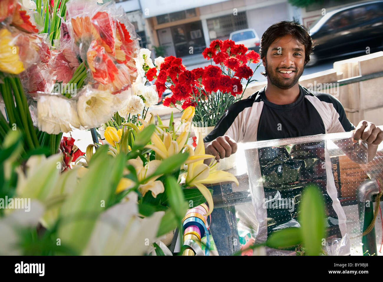 Ein Blumengeschäft mit Geschenkpapier Stockfoto