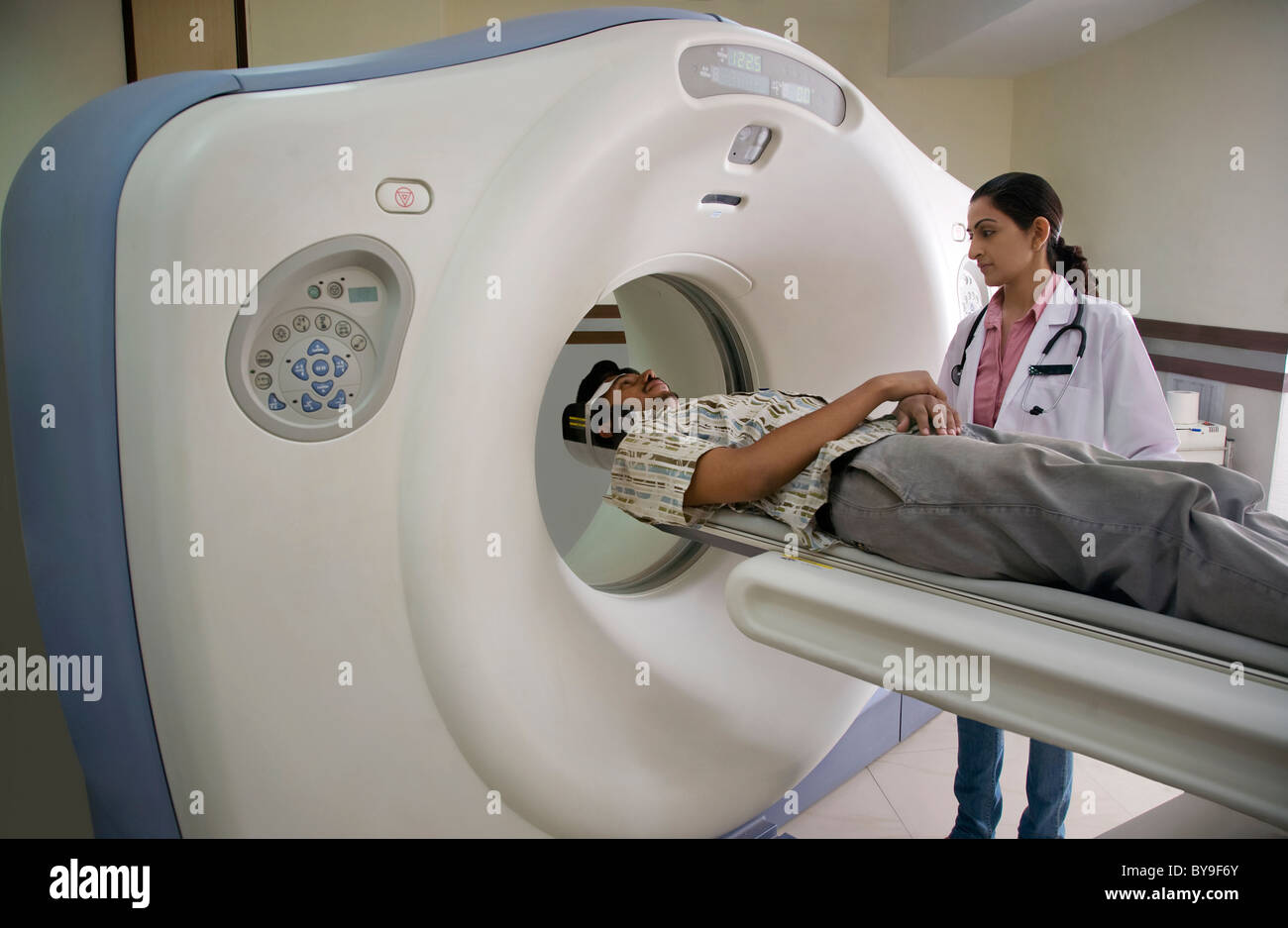 Patienten, die immer ein MRI Stockfoto