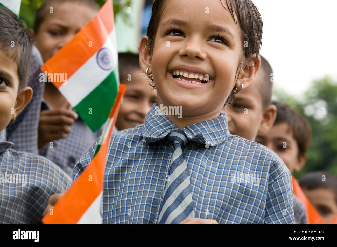Schulmädchen feiern Unabhängigkeitstag Stockfoto