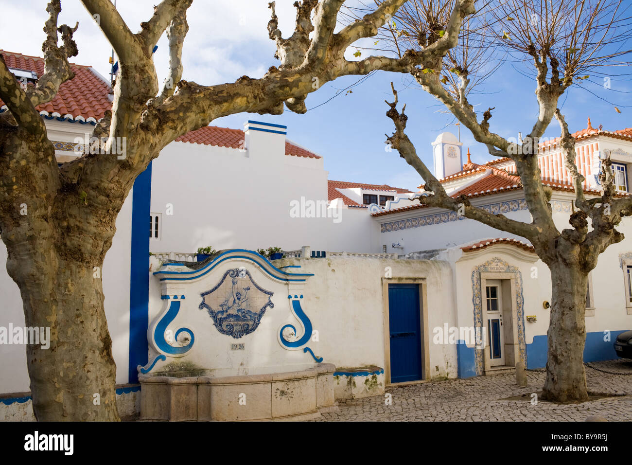Charmante Häuser im Meer Dorf von Ericeira, Portugal Stockfoto
