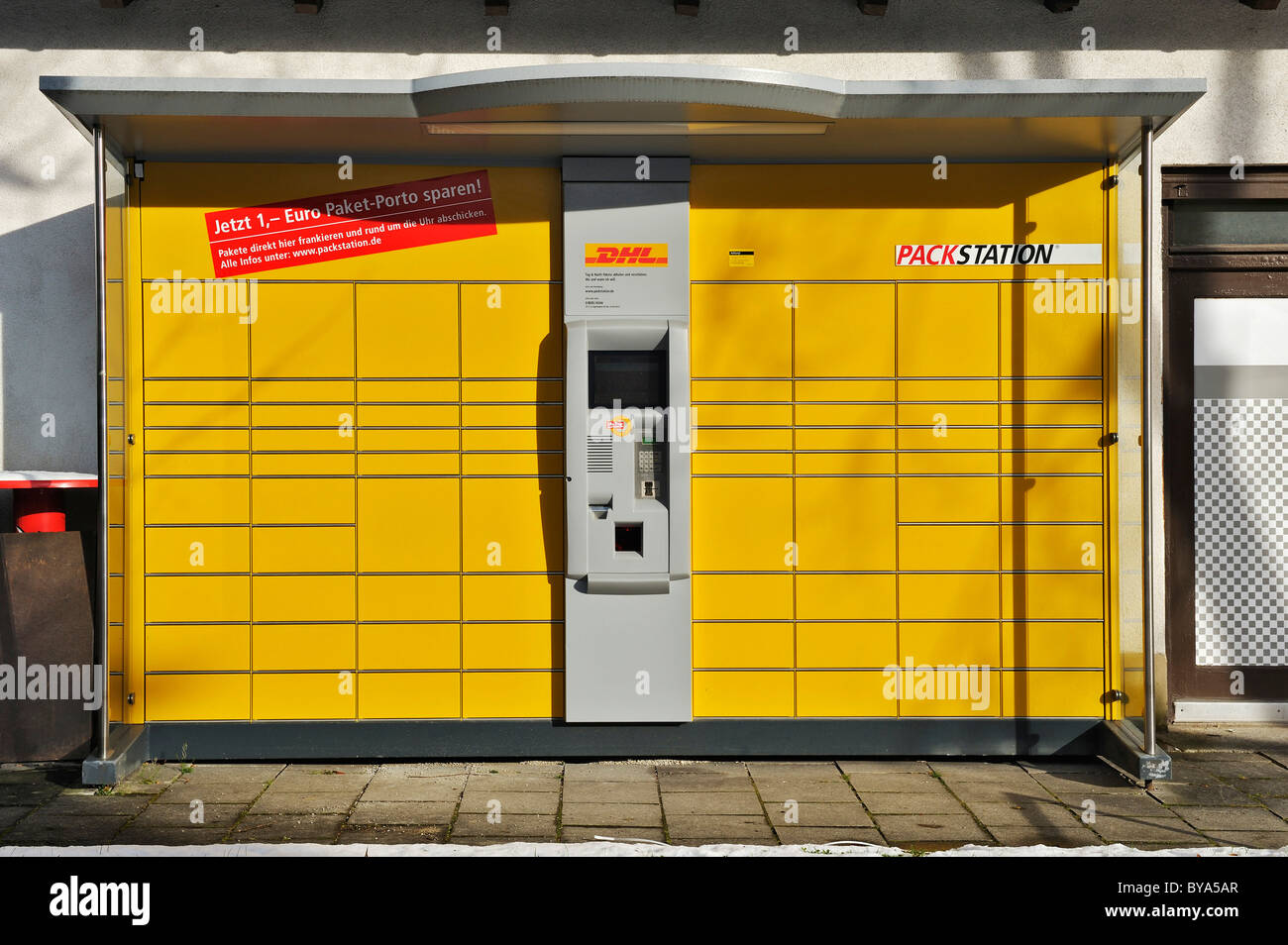 DHL Paket-Station, München, Bayern, Deutschland, Europa Stockfoto