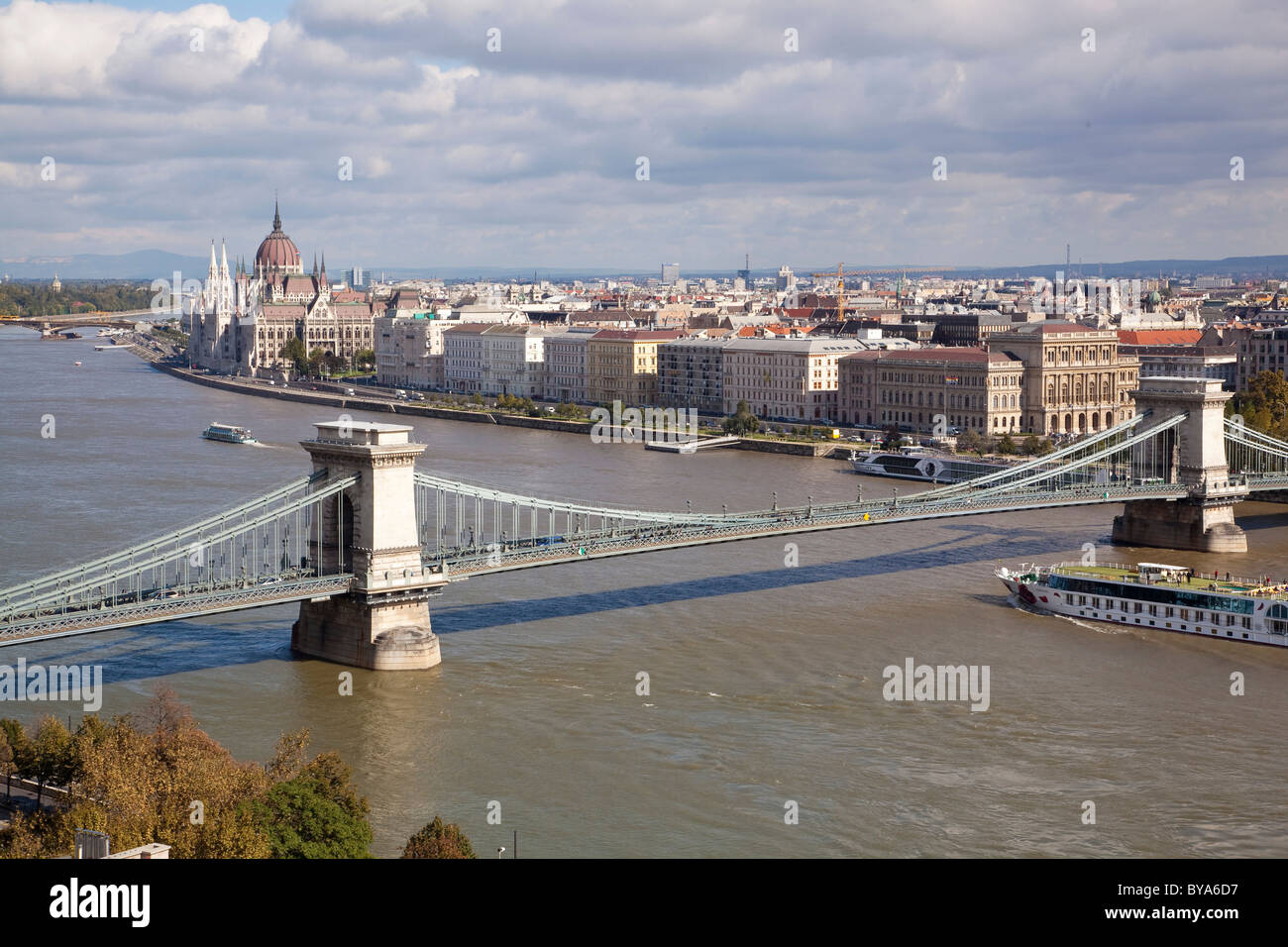 Kettenbrücke mit der Donau in Budapest, Ungarn, Europa Stockfoto