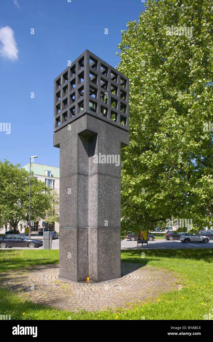 Denkmal für die Opfer der Nazi-Tyrannei von Andreas Sobeck, 1985, am Platz der Opfer des Artikelfolge quadratisch Stockfoto