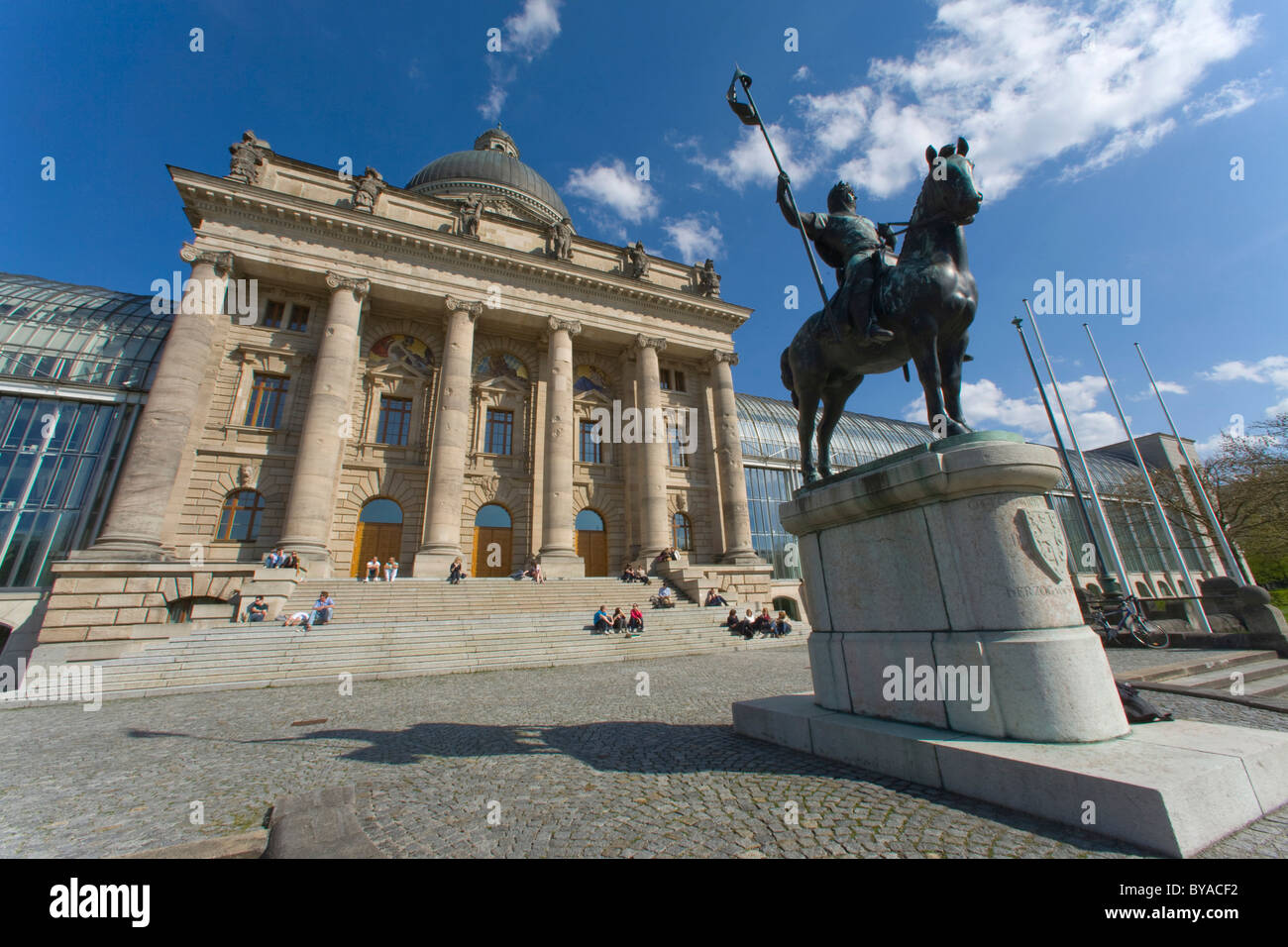 Otto von Wittelsbach Denkmal von Ferdinand von Miller der jüngere, 1911, vor der Staatskanzlei, Altstadt-Lehel Bezirk Stockfoto