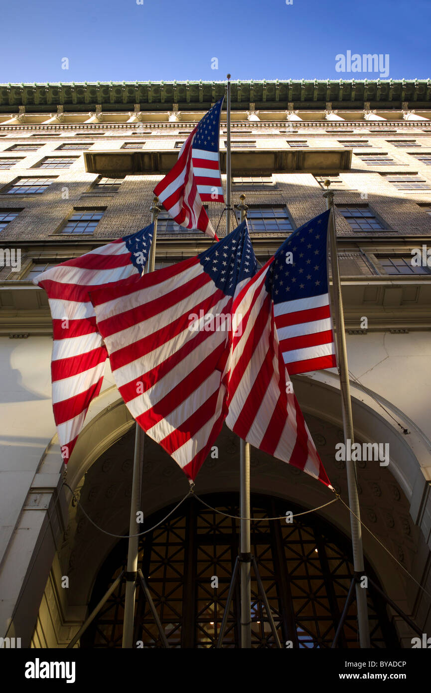 Flaggen der Vereinigten Staaten, 5th Avenue, Manhattan, New York, USA Stockfoto