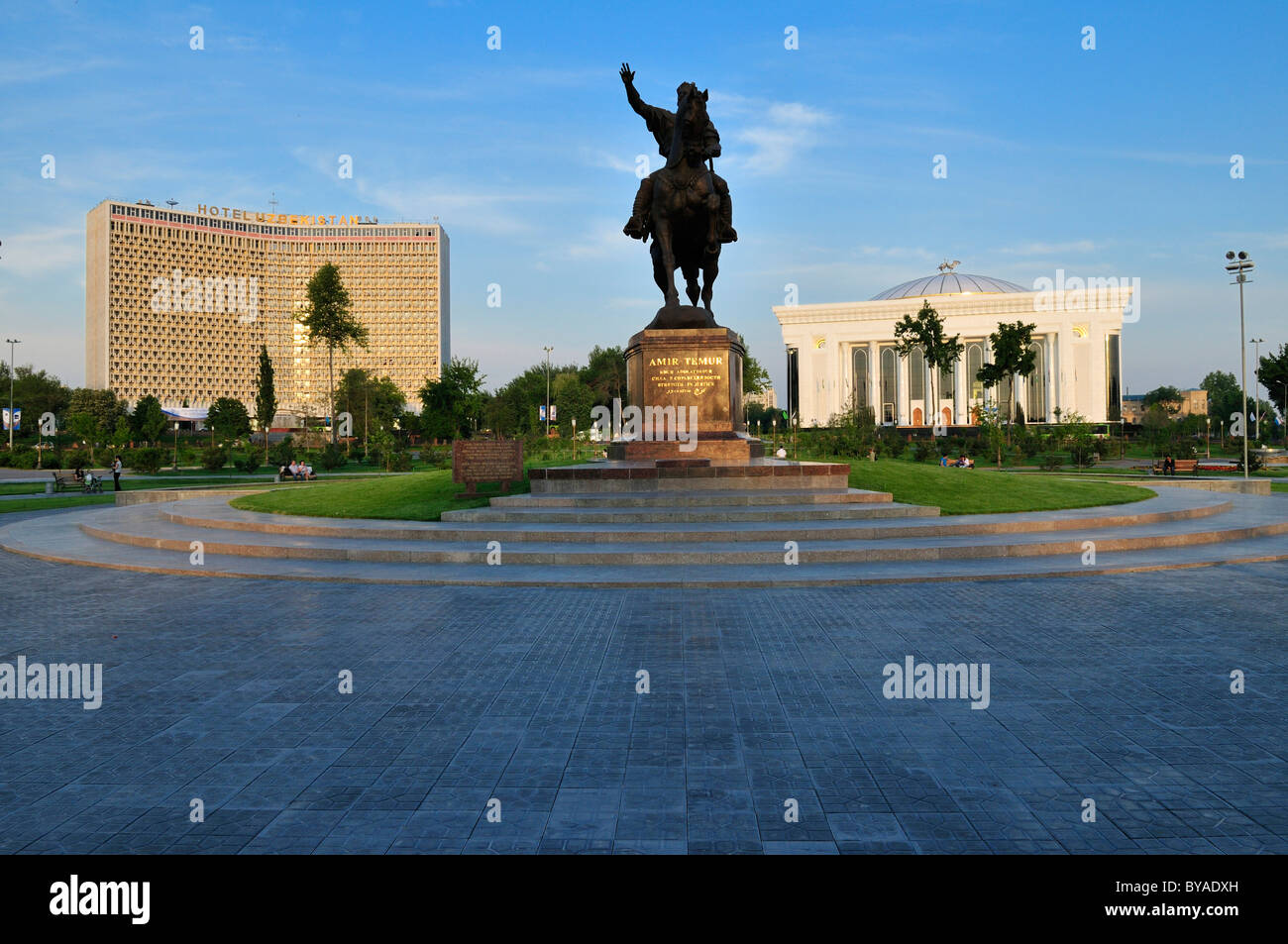 Amir Timur Square, zentralen Stadtplatz in Taschkent, Usbekistan, Zentralasien Stockfoto