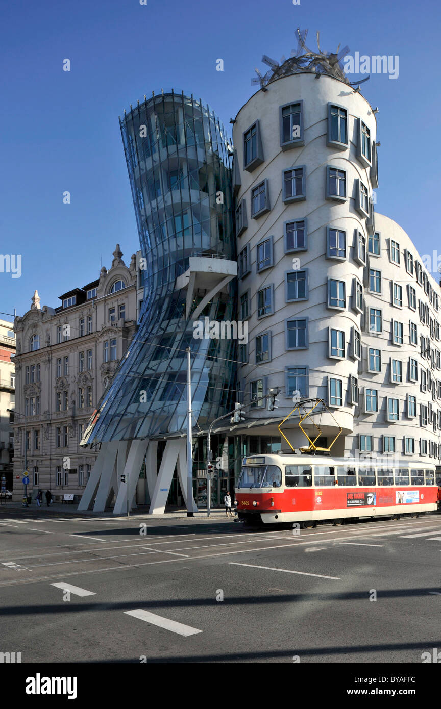 Tanzende Haus oder Ginger und Fred, Frank Gehry, Prag, Böhmen, Tschechische Republik, Europa Stockfoto