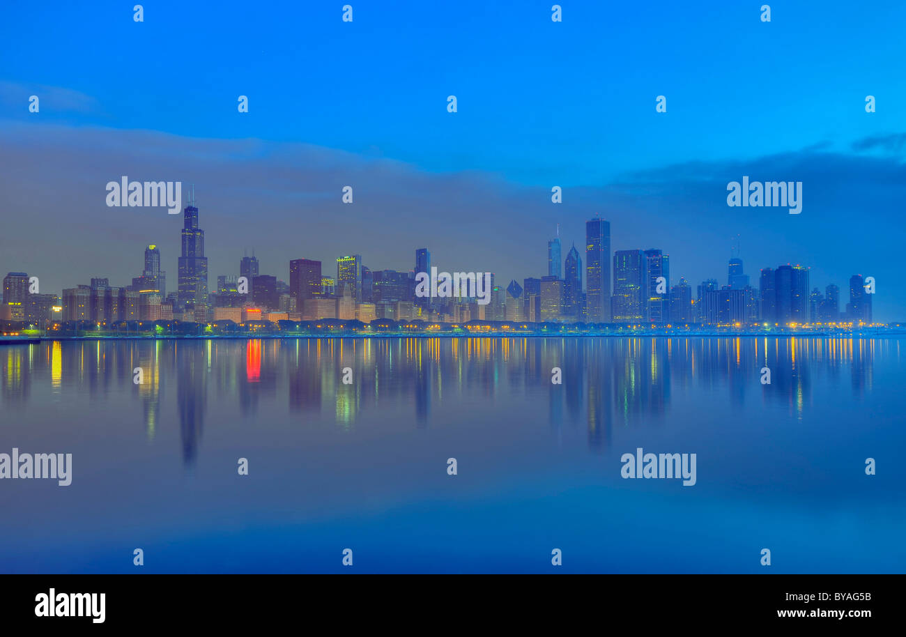 Dawn, Willis Tower, ehemals Sears Tower, 311 South Wacker, John Hancock Center, Aon Center, 77 West Wacker Drive Stockfoto