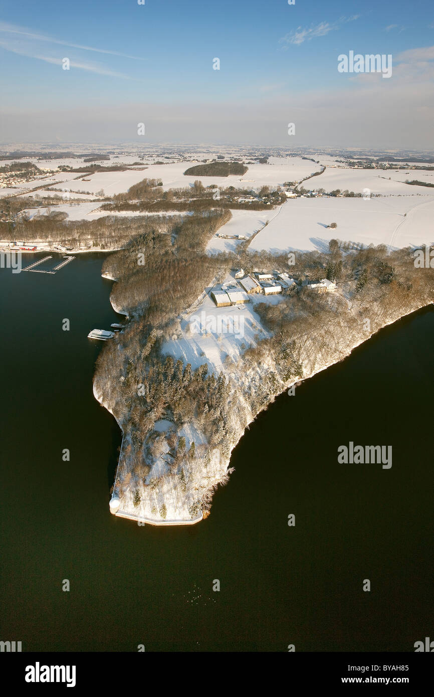 Antenne anzeigen, See Moehnesee, dam, See, Schnee, Soest, Nordrhein-Westfalen, Deutschland, Europa Stockfoto