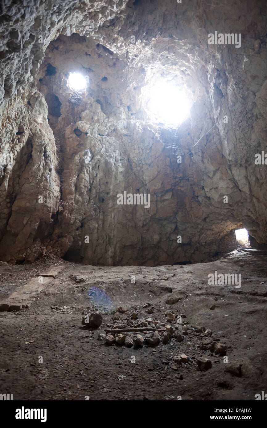 Petnicka Pecina Cave Petnica Loch an der Spitze Stockfoto