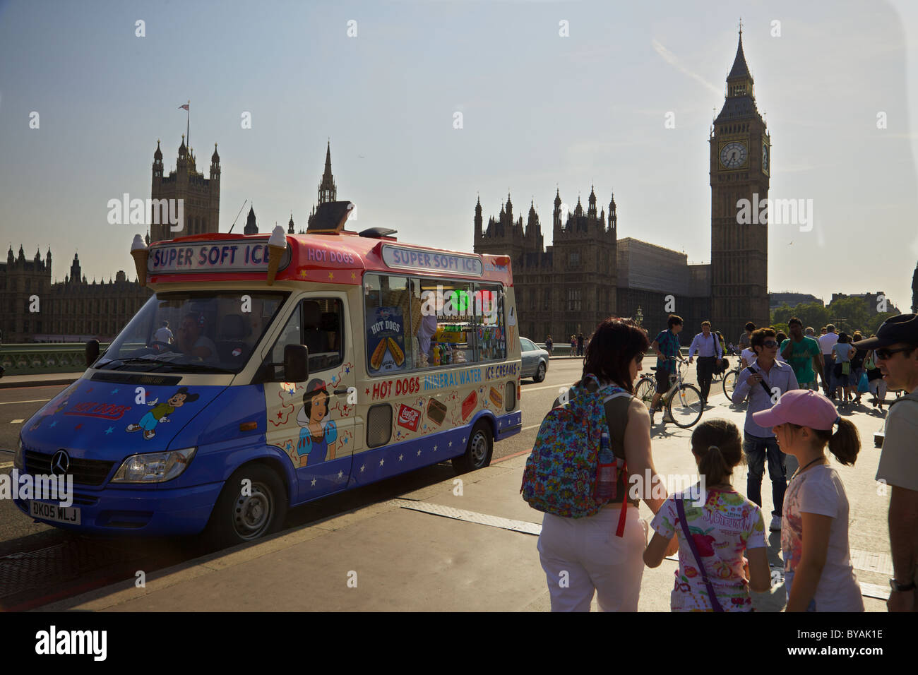 Eiswagen auf Westminster Bridge, London Stockfoto