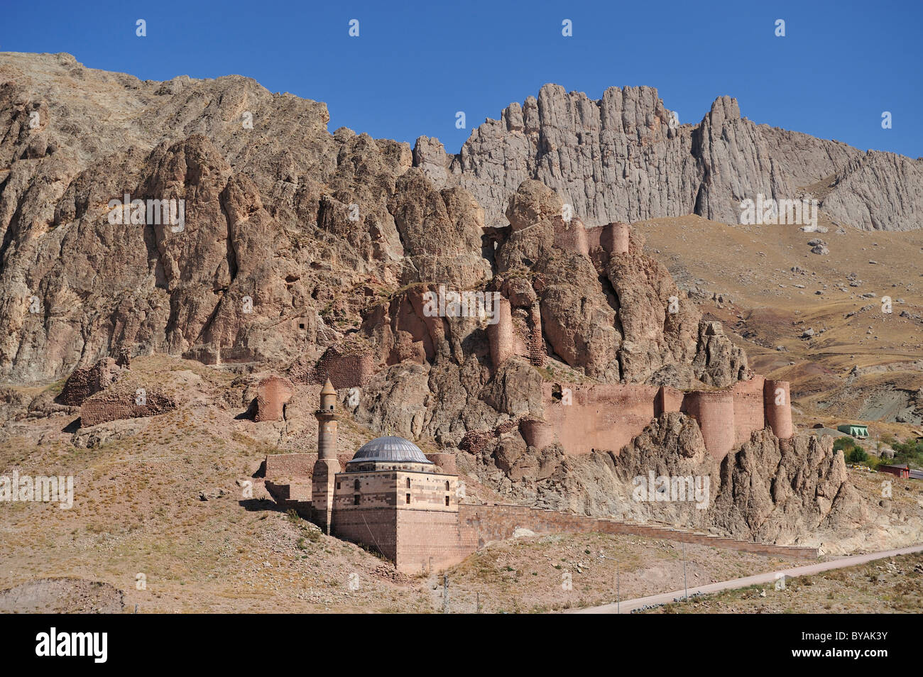 Selim ich den Sensenmann Moschee, assyrischen Relief neben Höhle und Fortreses entlang der alten Silk Road, Doğubeyazıt, Türkei 100927 37417 Stockfoto