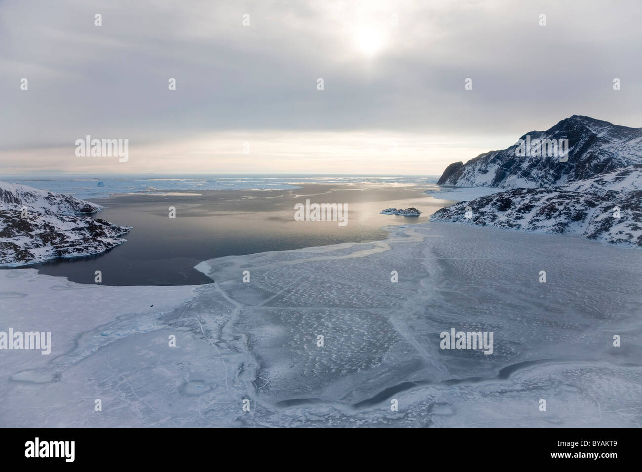 AERIEL Blick auf Meer Eis, Kulusuk, E. Grönland Stockfoto